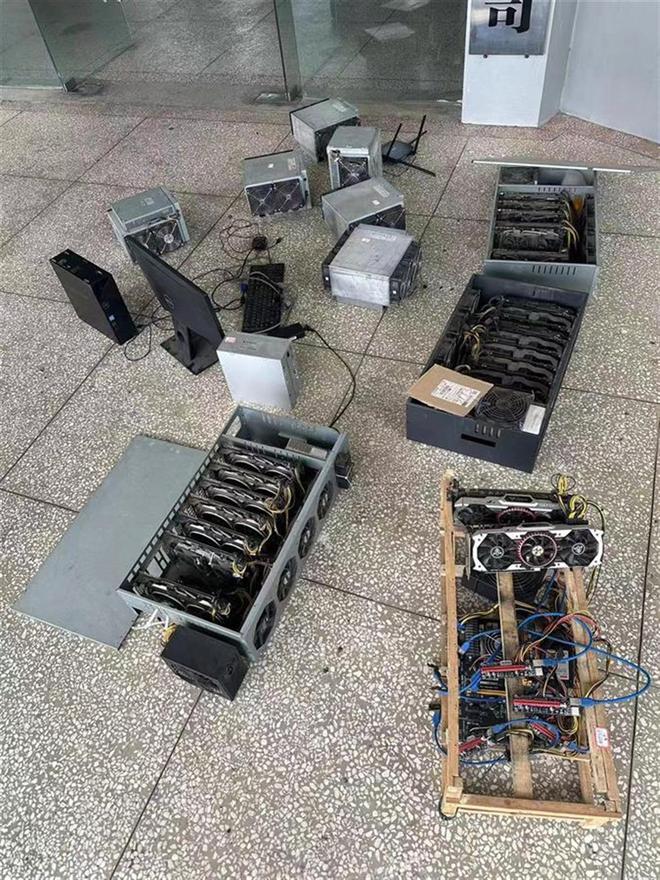 员工变“矿工”偷电挖币高额电费暴露不法行为(图2)