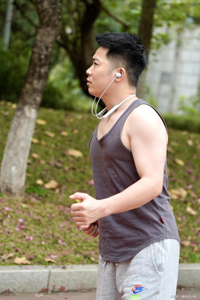 华为FreeLacePro2—华为全新无线颈戴旗舰耳机带来超便捷体验(图8)