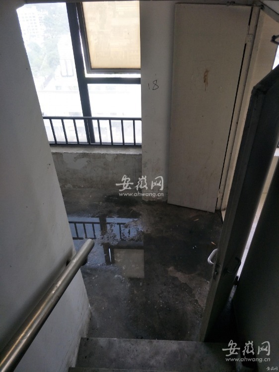 合肥弘阳广场负一楼通风管道着火A座19楼有员工楼顶逃生(图2)