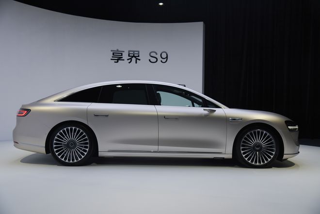不仅有总裁空间还能自动找车位享界S9售3998万起(图1)