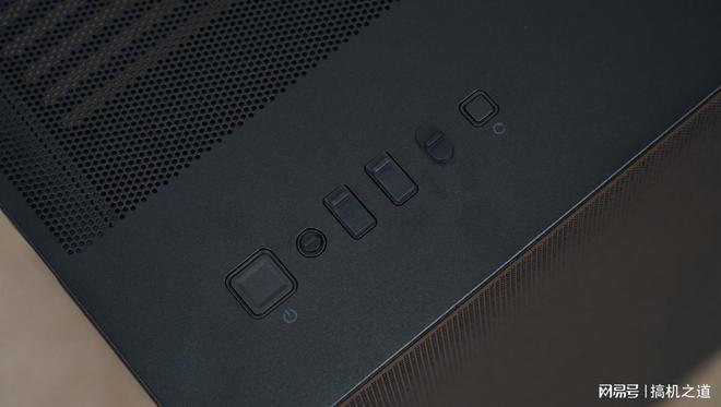 巨能装的海景房机箱安钛克星际C8体验分享(图7)