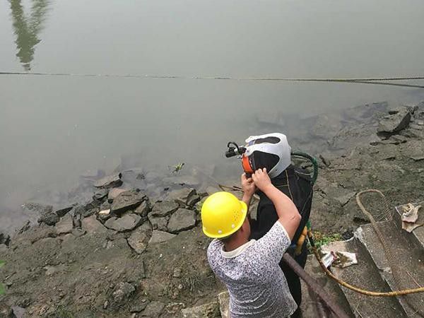 德阳市专业水下打捞队-管道水下气囊封堵(图1)