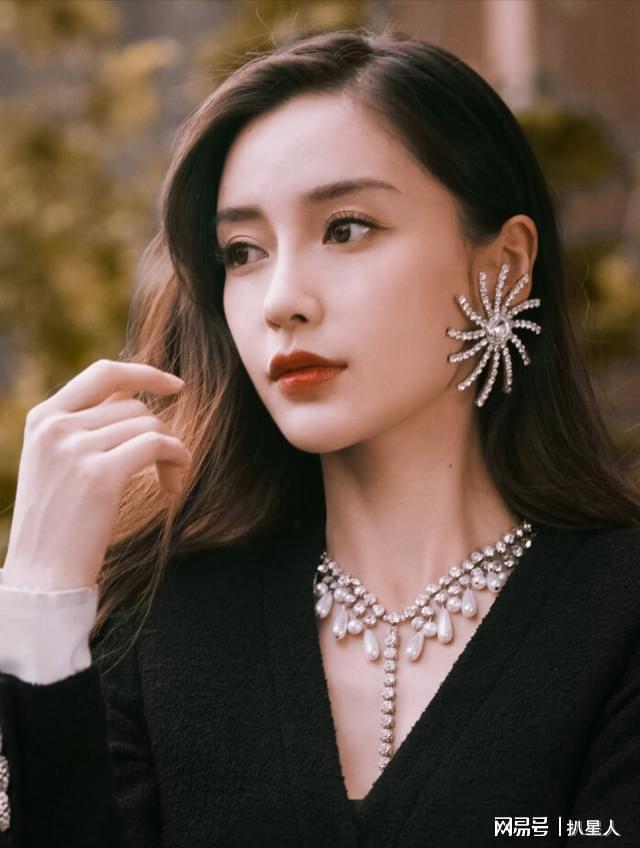 大瓜！网传黄晓明叶柯的媒人是冯绍峰前女友这是什么机缘巧合啊(图3)