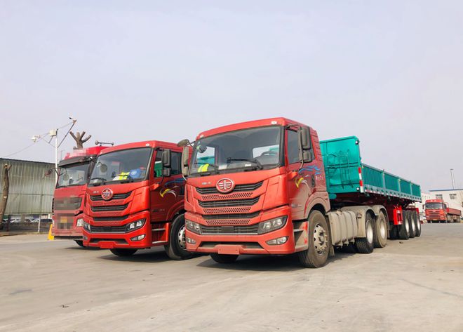 一个车队20多辆解放悍V子母车！来看看张师傅的盈运之道(图1)