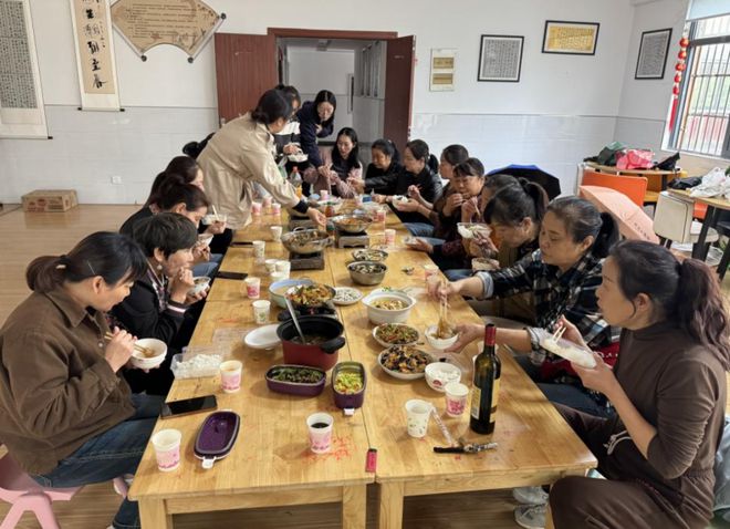 【铜陵头条1029】铜陵这50个小区“最干净”！开车接打电线小时后案件告破！(图12)