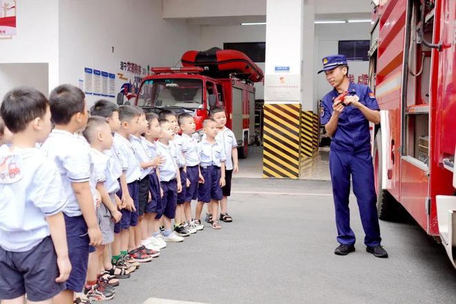 开放日好热闹！大小朋友一起趣学消防安全知识(图2)