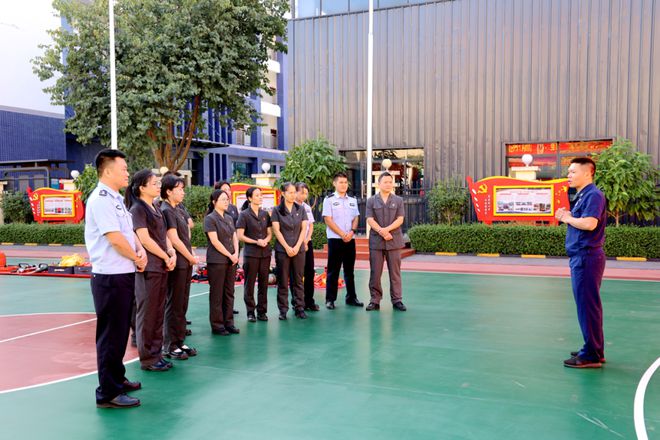 开放日好热闹！大小朋友一起趣学消防安全知识(图3)