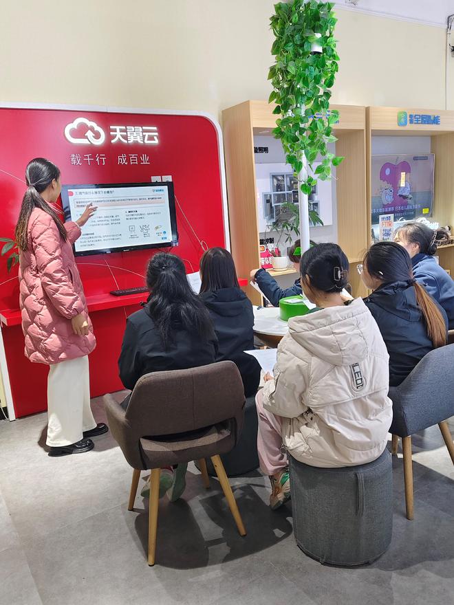 南岳电信中心厅启动煤气泄漏安全知识宣传活动(图1)