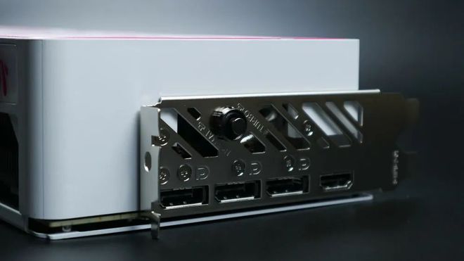 4K游戏的高端之选：七彩虹iGameGeForceRTX5080UltraWOC16GB开箱(图4)
