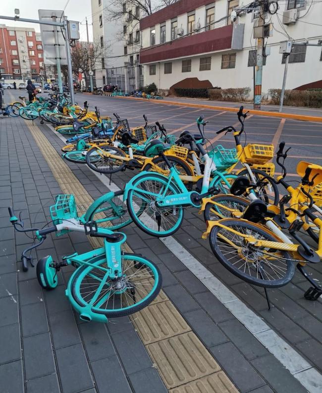 北京出现入冬以来最强大风降温过程风力达台风级别(图2)