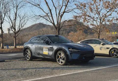 【E汽车】小米YU7最新实车谍照曝光(图1)