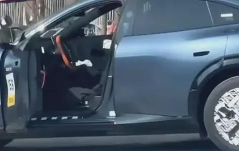 【E汽车】小米YU7最新实车谍照曝光(图3)