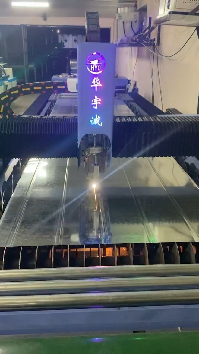 风管卷料激光切割生产线：提高通风管道加工生产效率的利器(图2)