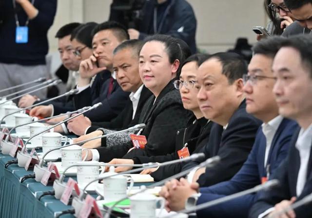 三环路出入口能否调整？二环高架公交专用车道能否优化？代表·局长面对面聊治堵(图7)