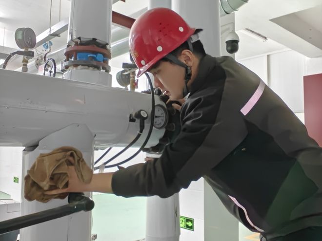 菏泽永恒热力：供暖虽停工作不止(图2)