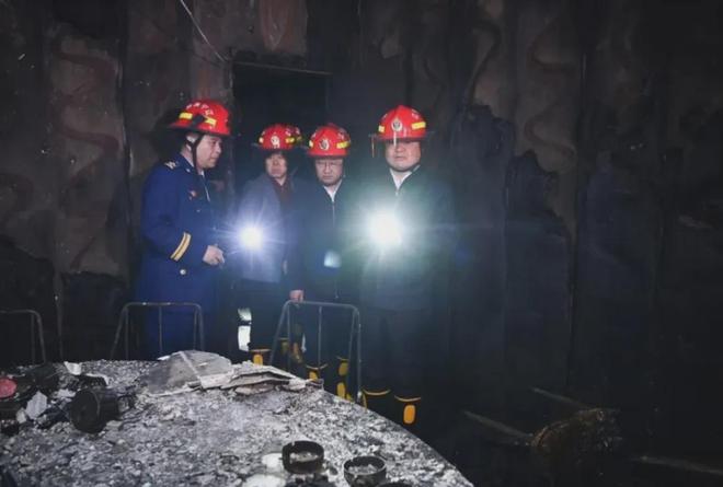 辽阳饭店火灾之后应急局长、消防局长都在讨论……(图1)