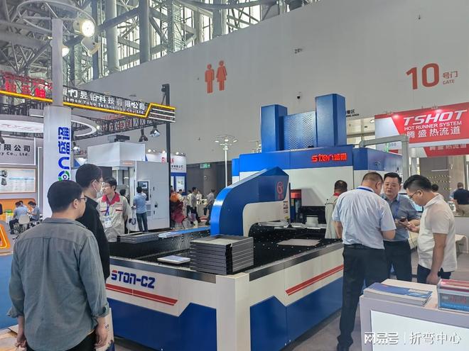 青岛盛通机械科技有限公司：高端柔性折弯中心折弯中心领军者(图2)