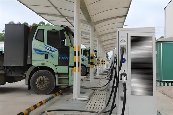 重卡充电新纪元：星星充电液冷超充方案的破局之道(图3)