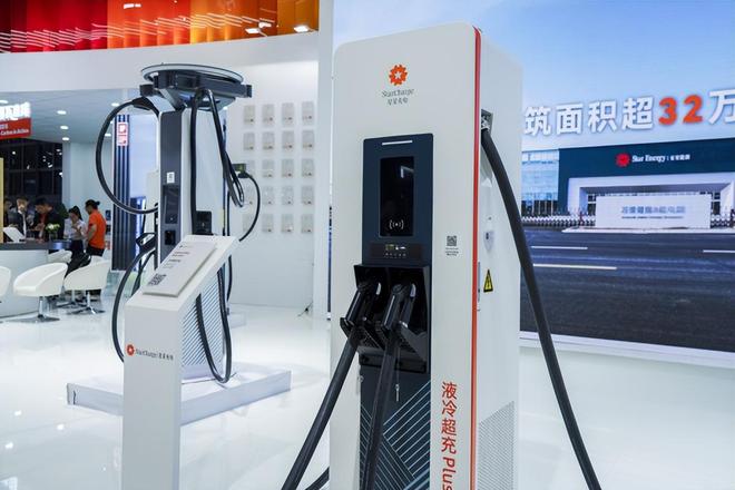 重卡充电新纪元：星星充电液冷超充方案的破局之道(图2)