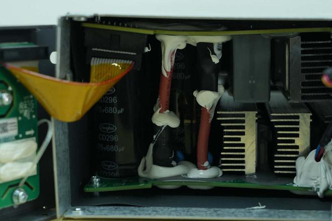 三相交流输入英飞源40kW新能源汽车碳化硅充电模块拆解(图2)