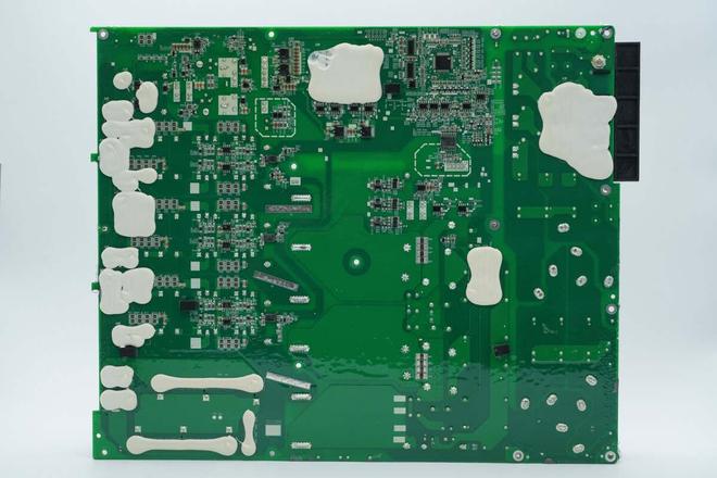 三相交流输入英飞源40kW新能源汽车碳化硅充电模块拆解(图3)