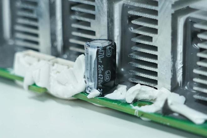 三相交流输入英飞源40kW新能源汽车碳化硅充电模块拆解(图6)