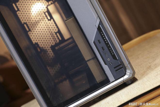 不仅颜值出众更兼顾散热的电竞海景房机箱乔思伯X400来了(图7)