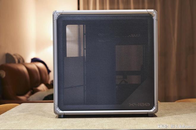 不仅颜值出众更兼顾散热的电竞海景房机箱乔思伯X400来了(图8)