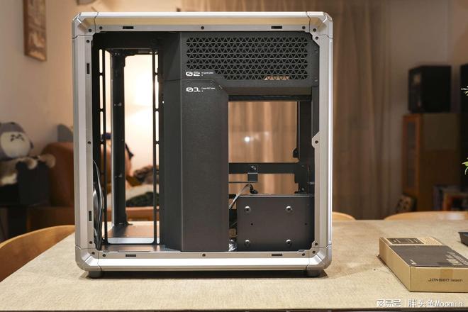 不仅颜值出众更兼顾散热的电竞海景房机箱乔思伯X400来了(图12)