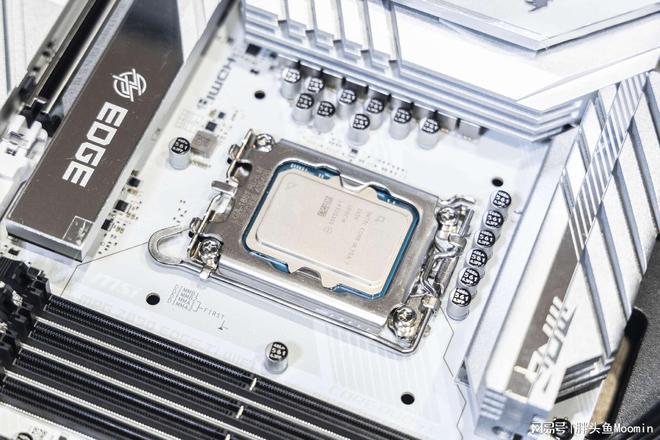 不仅颜值出众更兼顾散热的电竞海景房机箱乔思伯X400来了(图19)