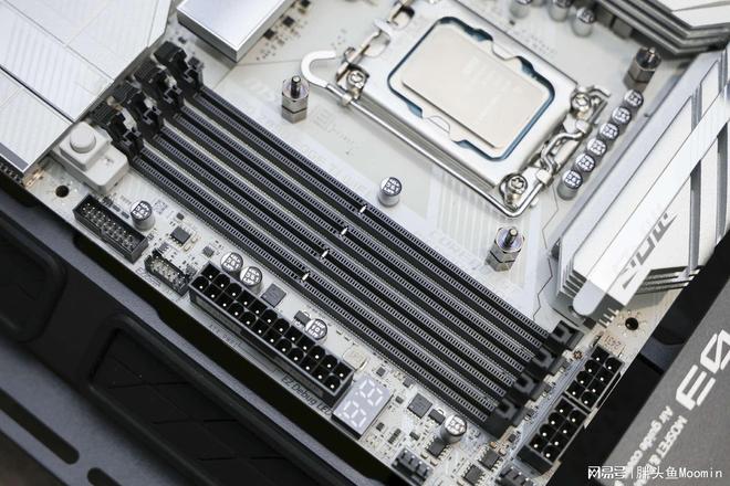 不仅颜值出众更兼顾散热的电竞海景房机箱乔思伯X400来了(图24)