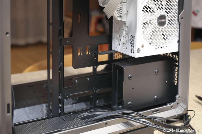 不仅颜值出众更兼顾散热的电竞海景房机箱乔思伯X400来了(图27)