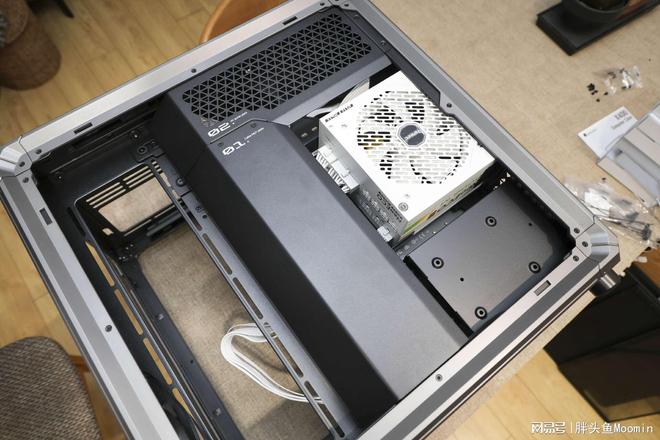不仅颜值出众更兼顾散热的电竞海景房机箱乔思伯X400来了(图30)