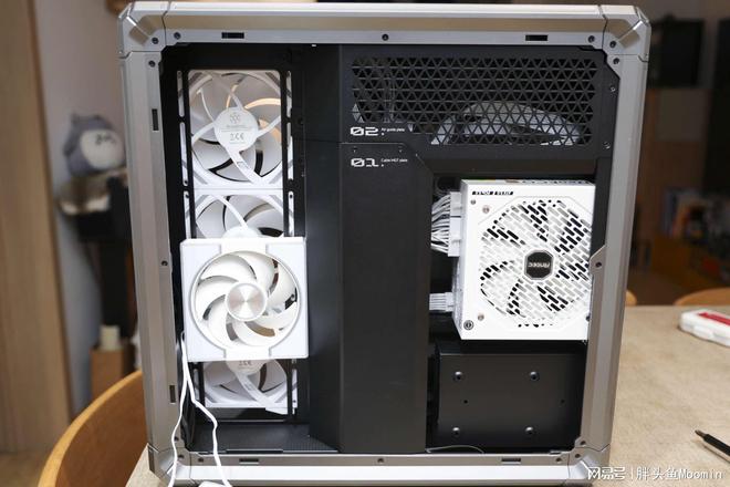不仅颜值出众更兼顾散热的电竞海景房机箱乔思伯X400来了(图36)
