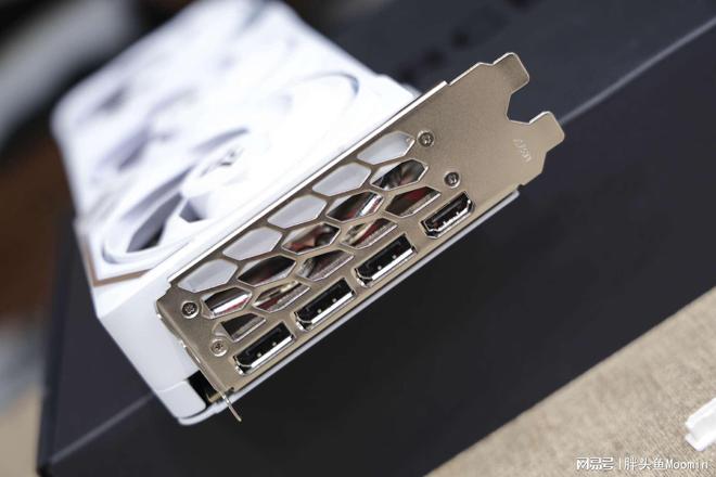 不仅颜值出众更兼顾散热的电竞海景房机箱乔思伯X400来了(图39)