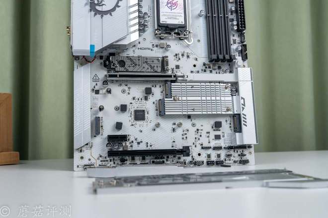 游戏、工作无短板打造桌面艺术品先马巨浪Ⅲ搭配微星Z890刀锋(图8)