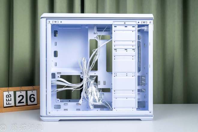 游戏、工作无短板打造桌面艺术品先马巨浪Ⅲ搭配微星Z890刀锋(图34)