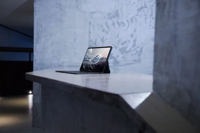 小钢炮ROG幻X：平板形态轻便随行合体满血输出生产力新形态(图1)