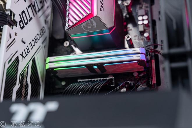 占地小内部空间大华擎B850M-XWIFI主板搭配Tower300机箱(图18)