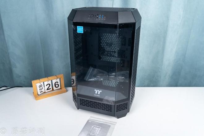 占地小内部空间大华擎B850M-XWIFI主板搭配Tower300机箱(图3)
