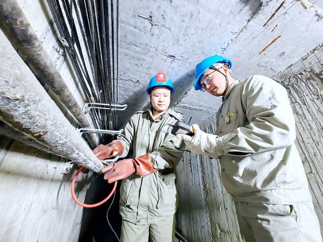 【新华社】电力智能设备守护供暖“生命线”(图1)