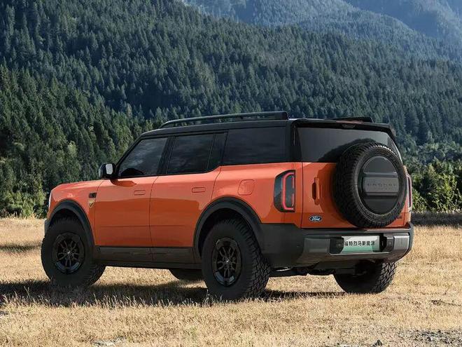 “可城、可玩、可野”2298万起福特智趣烈马上市(图4)