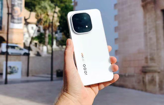 iQOO15Ultra配置曝光行业最大尺寸风扇起售价或将突破5000元(图5)