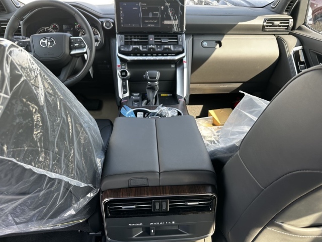 2025款酷路泽3500GXR科威特满配豪华四驱越野车本家海外直发报价(图8)