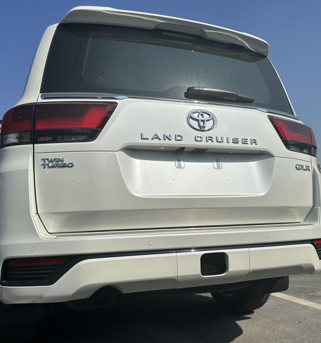 2025款酷路泽3500GXR科威特满配豪华四驱越野车本家海外直发报价(图10)