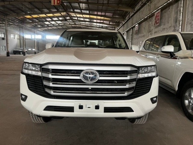 2025款丰田陆巡4000新增配置港口专卖店现车可分期直降8万(图1)